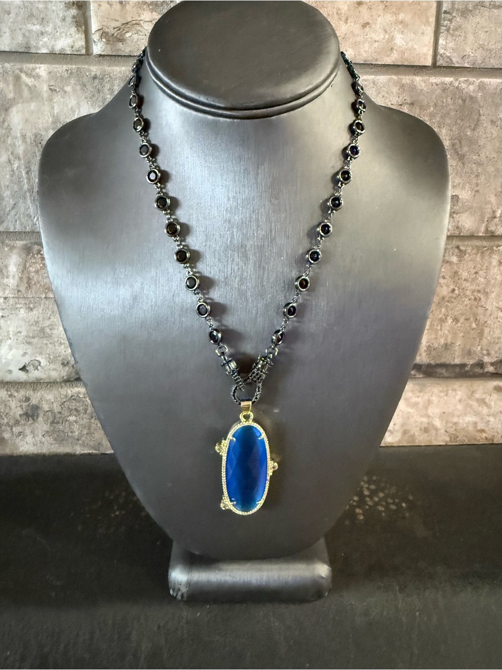 Freida Rothman Statement Blue Agate Pendant Necklace18 inch